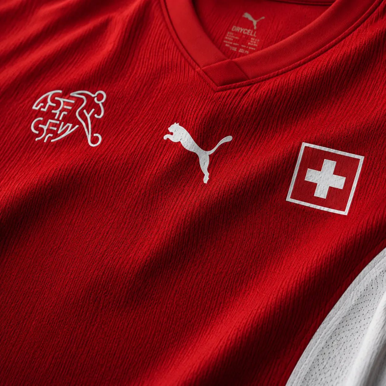 Camisola Suíça 2026 Principal Vermelha Painéis Brancos DRYCELL Edição Jogador S Camisola comprar online