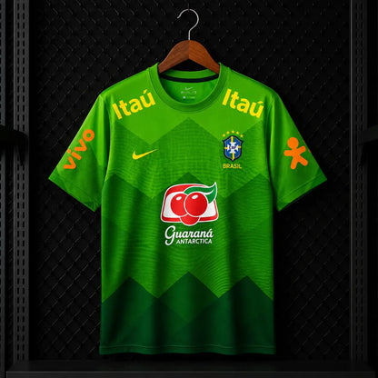 Camisola Treino Brasil 2020 Verde Floresta Chevrons Jacquard CBF Nike DRI-FIT Guaraná Antarctica Itaú Vivo Canarinho Pistola
