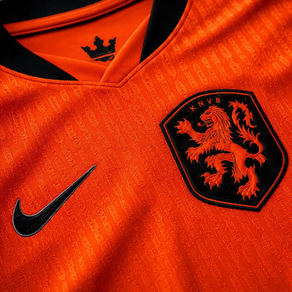 Camisola Holanda 2026 Principal Laranja Jacquard Pinceladas Gola V Preta KNVB Nike Dri - FIT Edição Jogador S Camisola comprar online