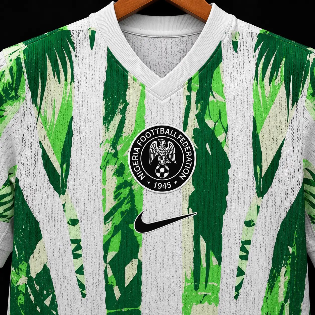 Camisola Nigéria 25 - 26 Principal Branca Pinceladas Verde Floresta Nike Dri - FIT Edição Jogador S Camisola comprar online