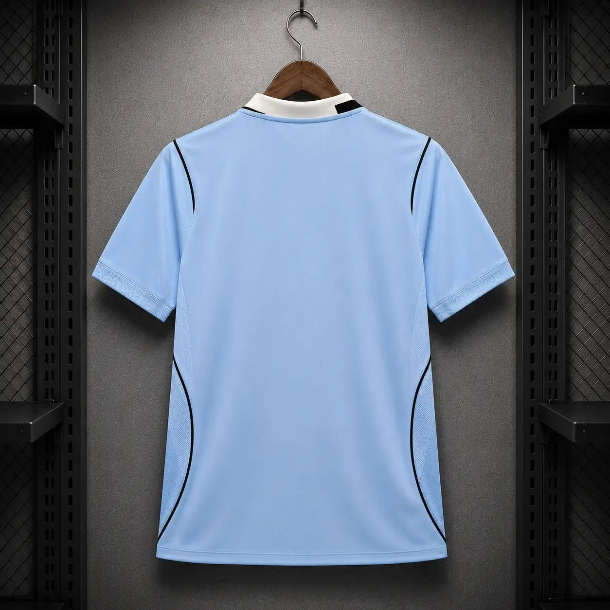 Camisola Uruguai 26 - 27 Principal Azul Celeste Gola Polo Creme Piping Preto Nike Dri - FIT Edição Adepto S Camisola comprar online